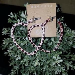 Plunder Design Jewelry leopard heart earrings